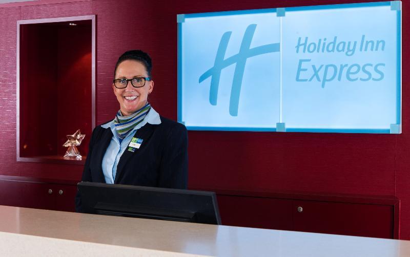 Holiday Inn Express Northampton - South, An Ihg Hotel Esterno foto